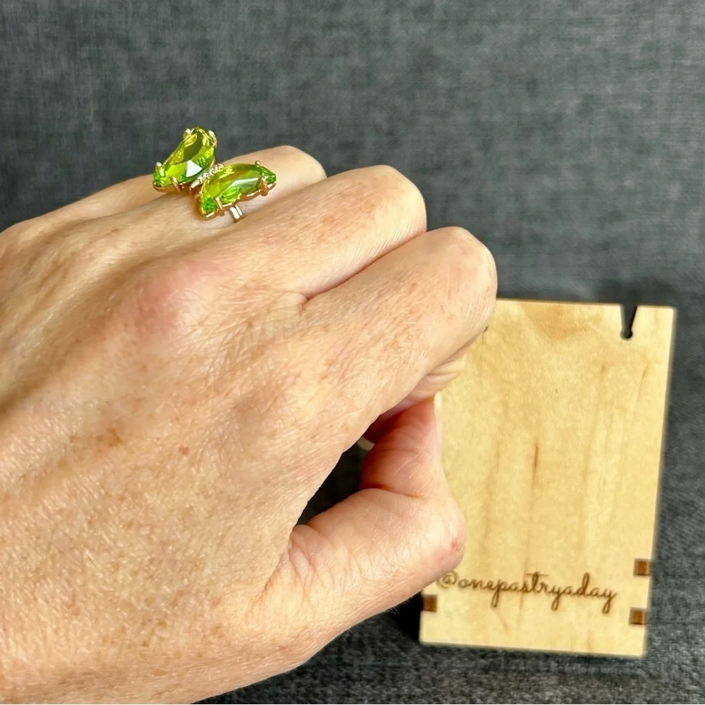 Pretty LIGHT GREEN Butterfly Gemstone Fashion Ring, Gold, Adjustable